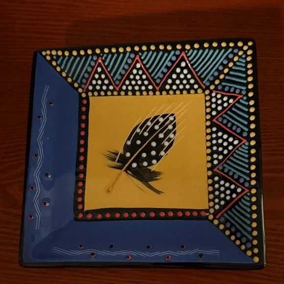 Beautiful 7” African Pottery plate - signed by the artist. Vibrant colors 😍 - Picture 1 of 8